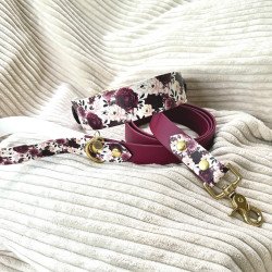 Collier en Biothane UV – Motif Roses Lie de Vin