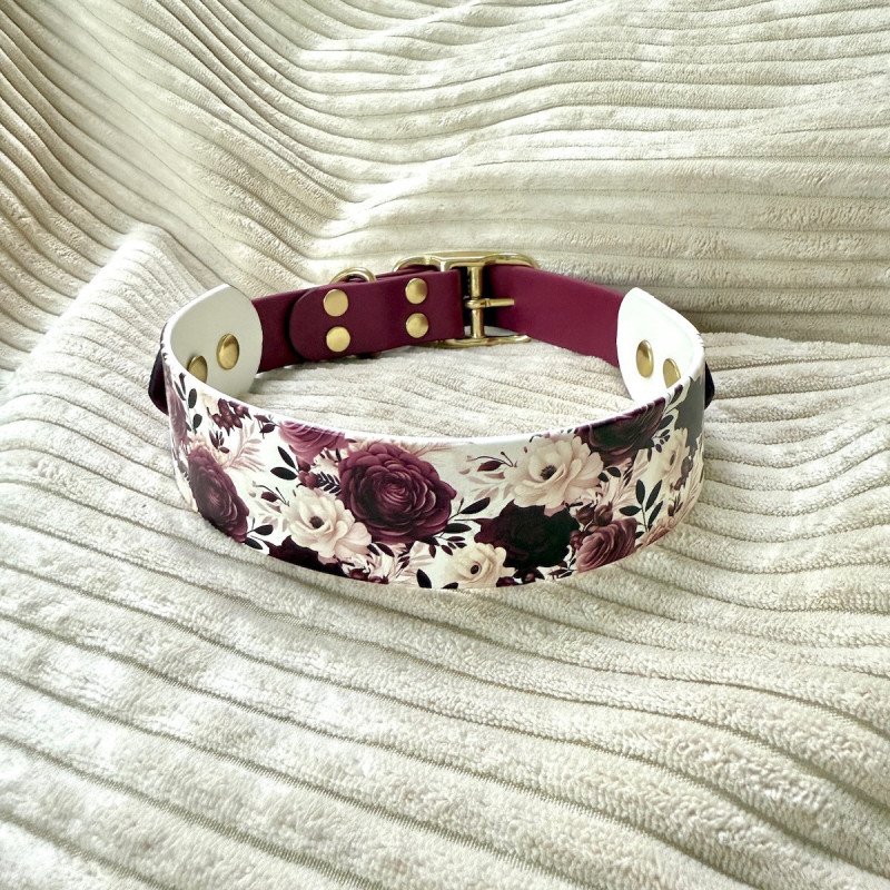 Collier en Biothane UV – Motif Roses Lie de Vin