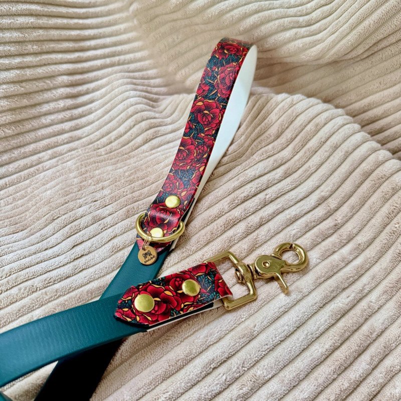 Laisse chien vert sapin “Old School Roses” | Artisanale & élégante