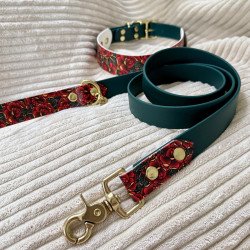 Laisse chien vert sapin “Old School Roses” | Artisanale & élégante
