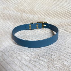 Collier chien bleu pétrole | Artisanat durable et élégant
