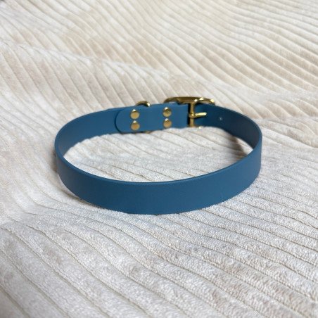 Collier chien bleu pétrole | Artisanat durable et élégant