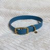 Collier chien bleu pétrole | Artisanat durable et élégant